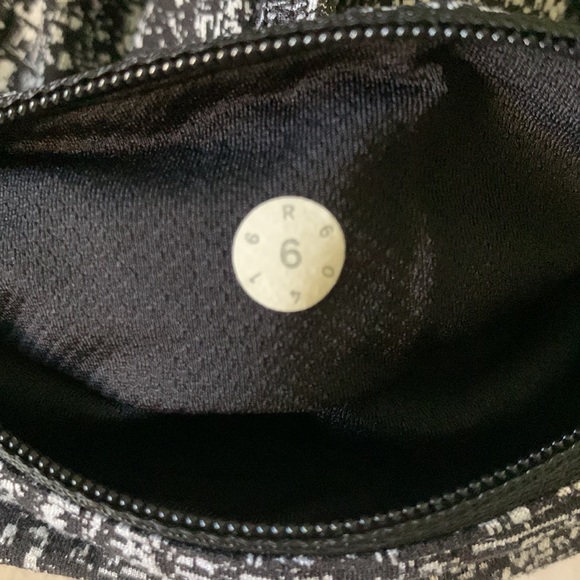 Lululemon Leggings with Mesh Detail - Picture 3 of 5